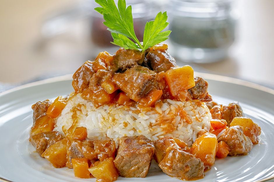 Tereyağlı Pilav Üstü Tas Kebabı ve Kavurma