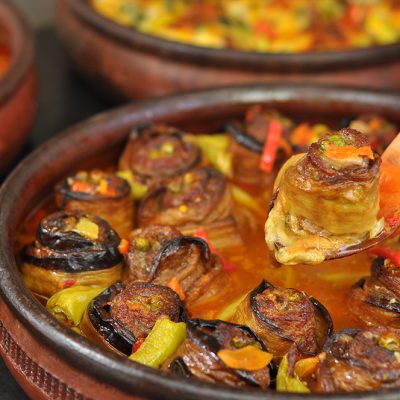 Güveçte Patlıcan Sarma